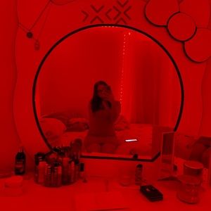 Meet your Posher, Helen